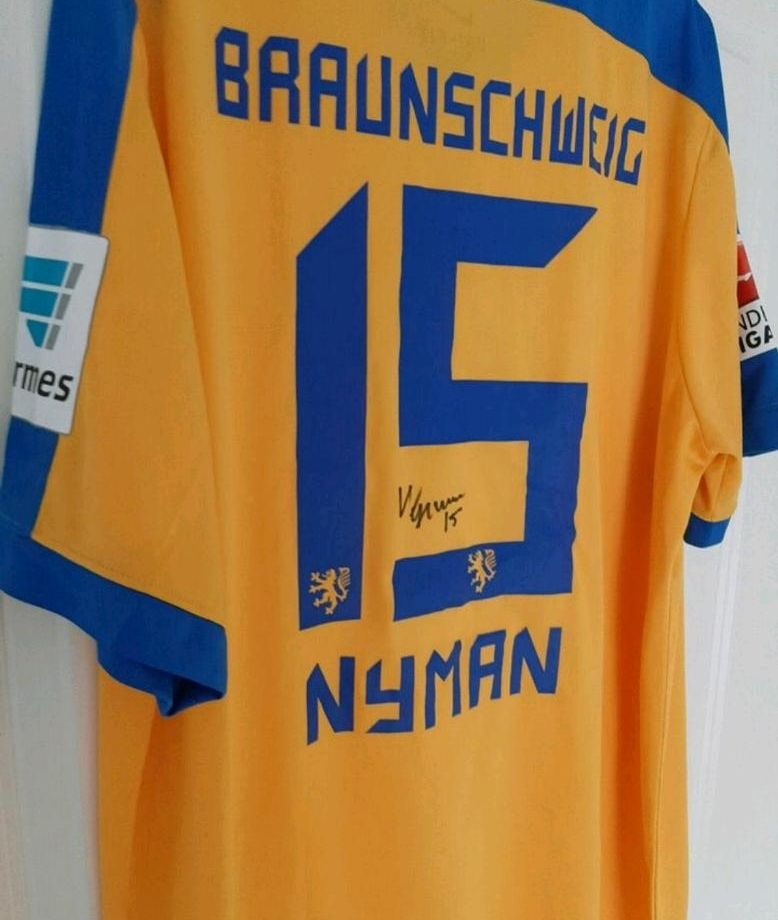 Eintracht Braunschweig Original Trikot Nike signiert " Nyman" in Salzgitter