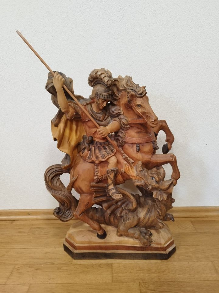 Holzstatue Heiliger Georg und der Drache, Handarbeit in Deckenpfronn