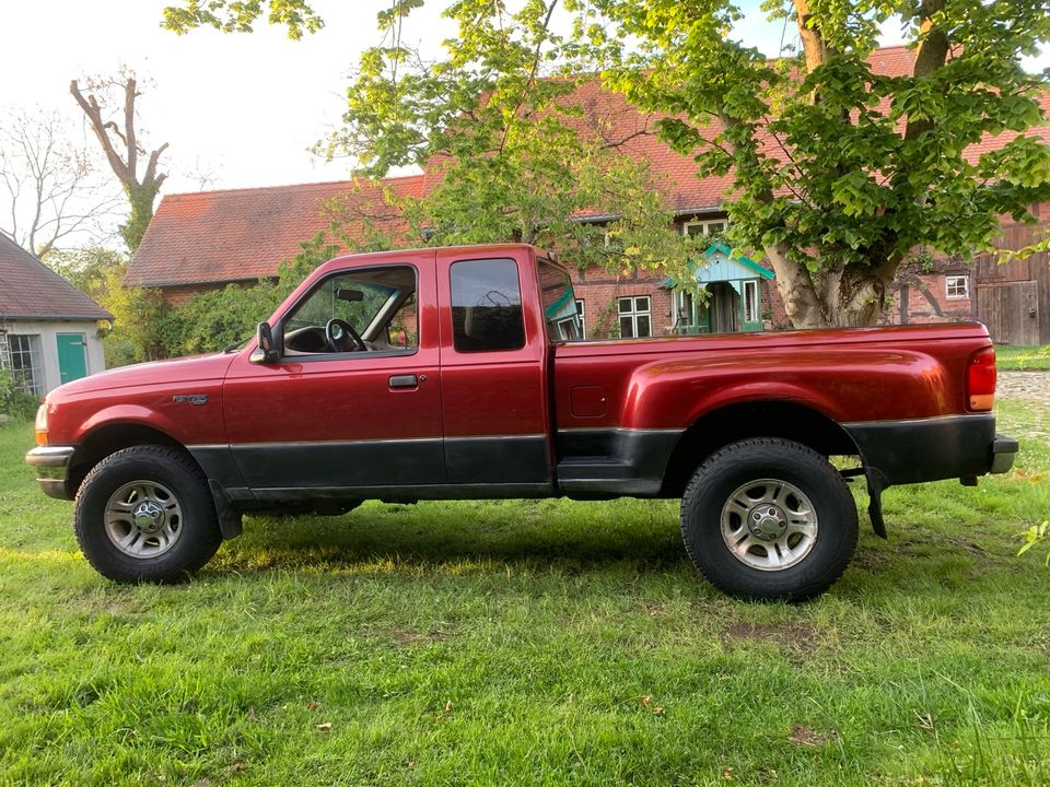 FORD RANGER XLT 3.0 Ltr. 6 Zylinder in Ziegendorf