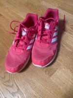 Sportschuh Hallenschuh Turnschuh Adidas 38 Bayern - Karlsfeld Vorschau