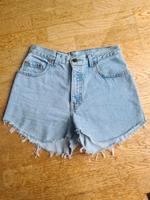 Levi's vintage kurze Jeanshose / Hotpants in Größe XS Nordrhein-Westfalen - Hamm Vorschau