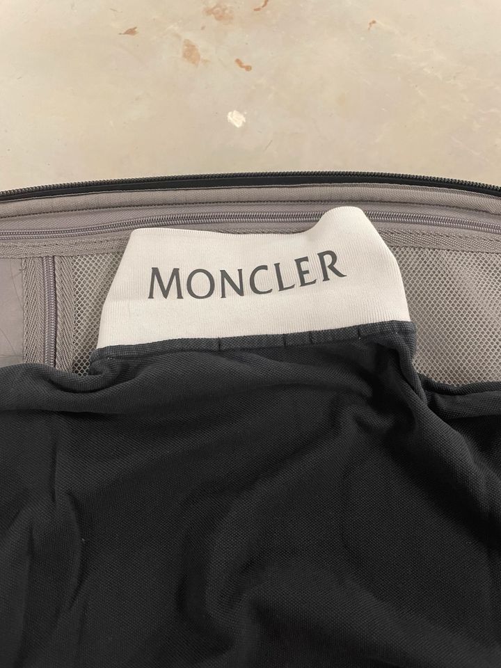 Moncler Polo Shirt Designer Schwarz - Gr. L in Berlin