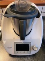 Thermomix TM 5 + 2. Mixtopf und Varoma mit viel Zubehör Niedersachsen - Rühen Vorschau