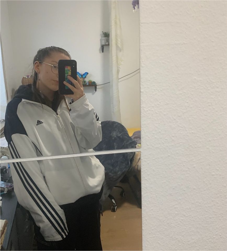 Adidas Jacke oversized in Augsburg