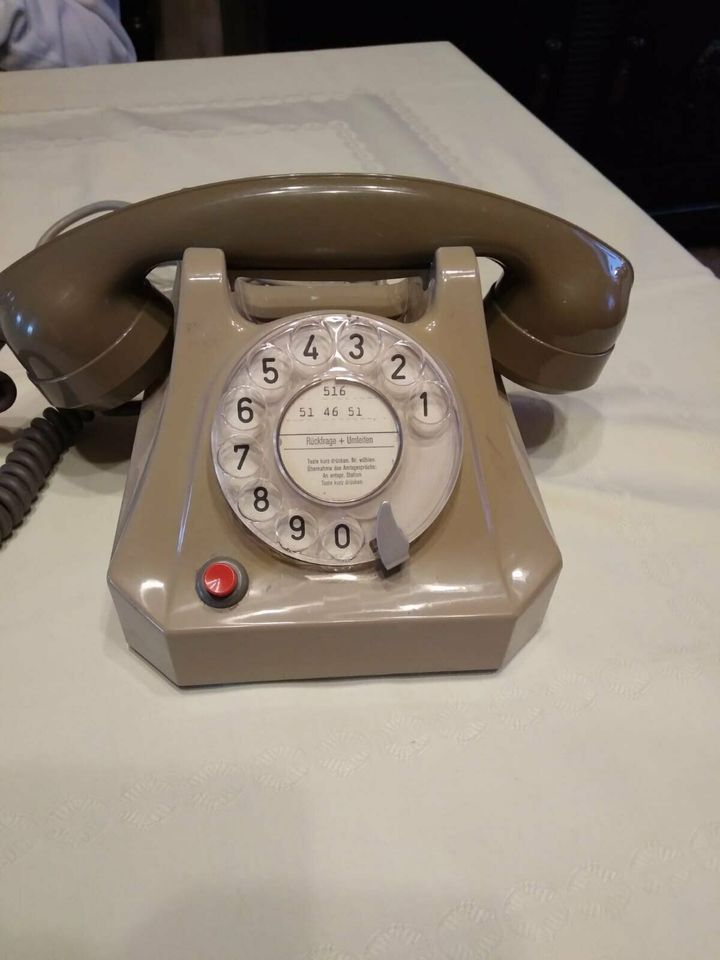 Telefon, altes Telefon in Schildau
