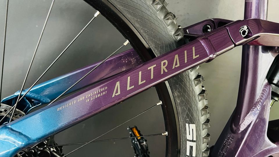 ‼️ HAIBIKE ALLTRAIL 8 625 W 85NM XL nur 147km‼️ 2022 12 Monate Garantie purple metalic (cool!) SRAM ROCK SHOX FULLY EBIKE in Winzer