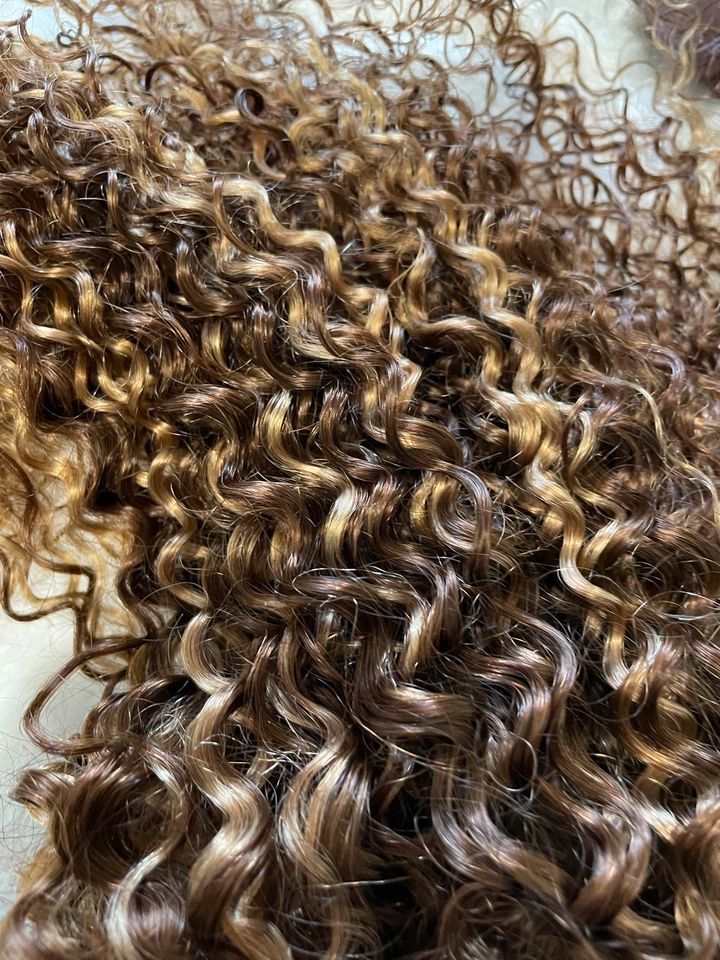 Lockige echthaar Perücke braun , Human Hair Highlight Curly wig in Aachen