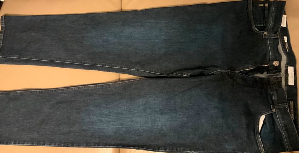 Neuwertige Jeans, Marke Brax, Gr. 56, used Style in Nürnberg (Mittelfr)