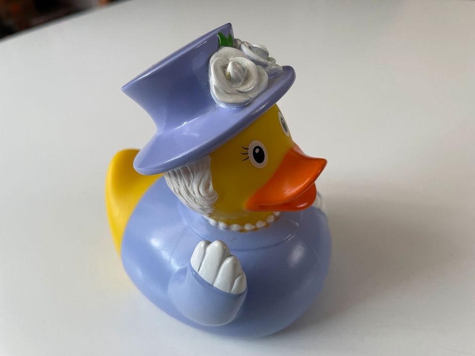 Die Queen Ente Duck Badeente Lilalu #2034 in Köln