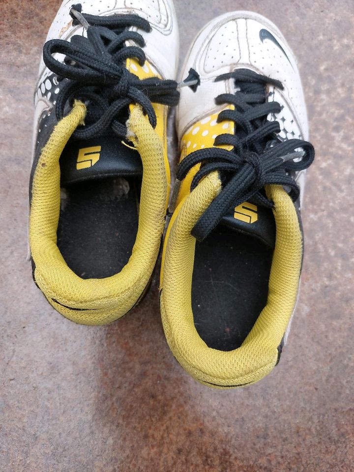 Nike Schuhe größe 32 in Bergisch Gladbach