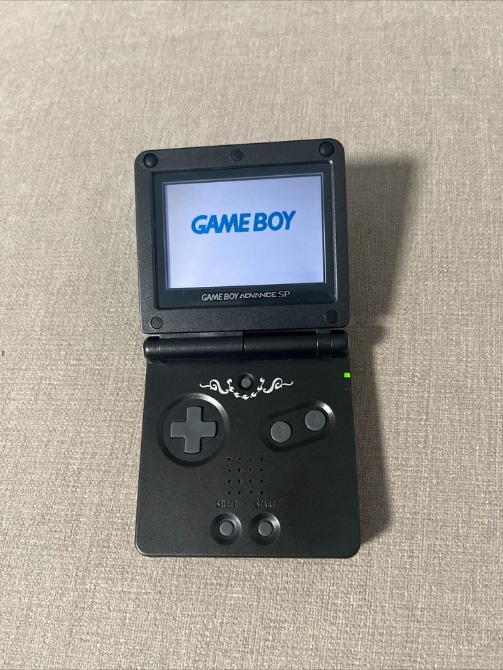 Nintendo Gameboy Advance sp flammenrot Custom in Plochingen