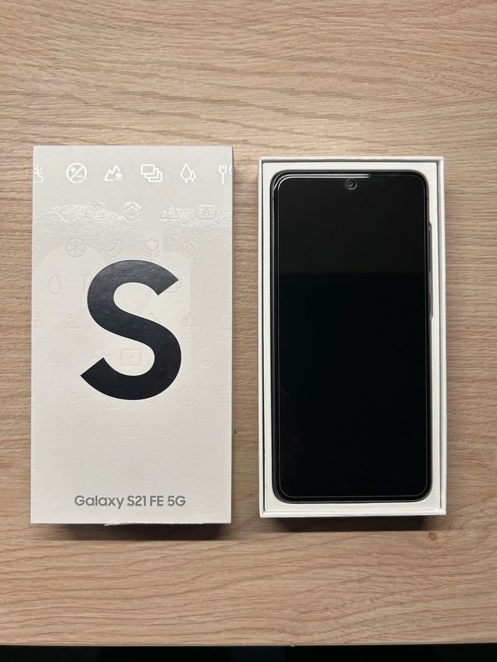 Samsung Galaxy S21 FE 5G 128 GB grey (Graphite) SM-G990 Dual SIM in Wittingen