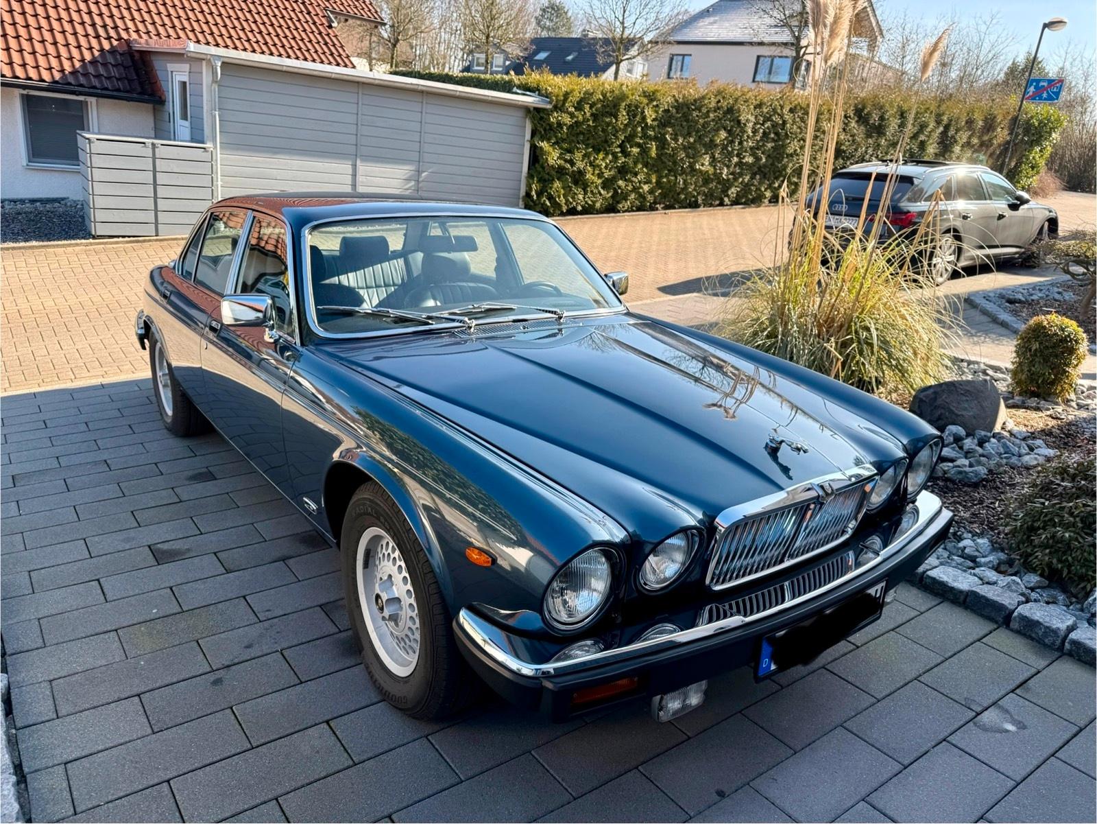 Abbildung des Autos Jaguar XJ 12 Serie 3 ori…