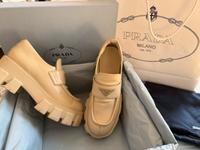 PRADA MOKASSINS LOAFER Beige 37.5 mit Rechnung Frankfurt am Main - Nordend Vorschau