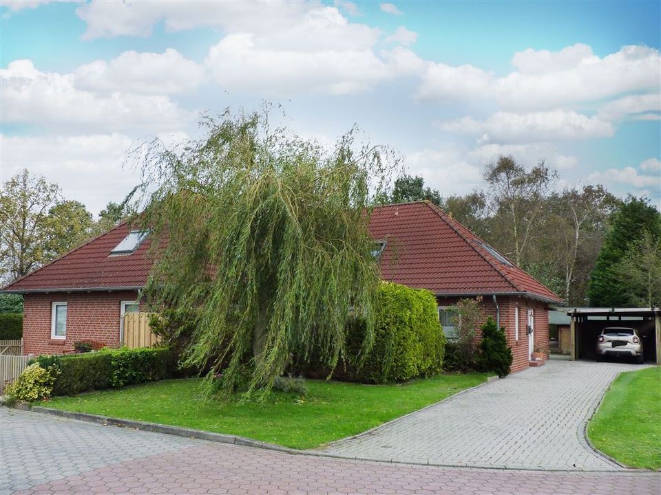 Sehr gepflegtes Zweifamilienhaus mit Carport in zentraler Lage in Marienhafe