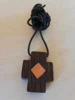 Kette mit Anhänger Kreuz aus Holz mit Baumwollband neu Rheinland-Pfalz - Ochtendung Vorschau