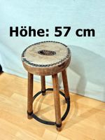 Spanische Vintage Holz Barhocker Höhe 57 cm Nordrhein-Westfalen - Niederkassel Vorschau