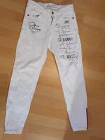 Soccx Damenjeans, weiß und Aufdruck, Größe 26 Baden-Württemberg - Ellwangen (Jagst) Vorschau