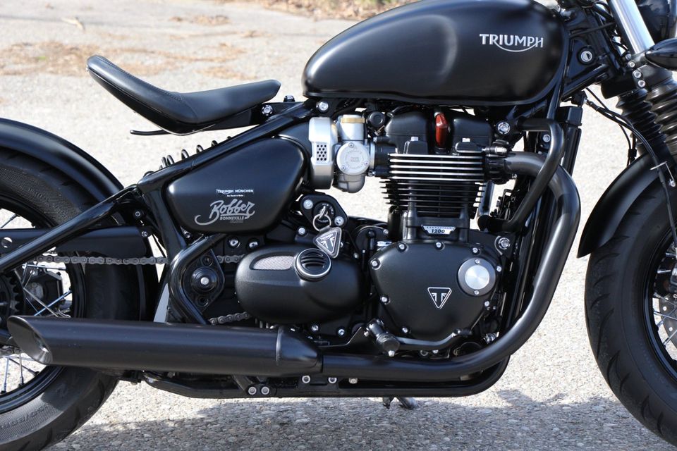 Triumph Bobber Black Top + Bike Ankauf + Finanzierung in Dachau