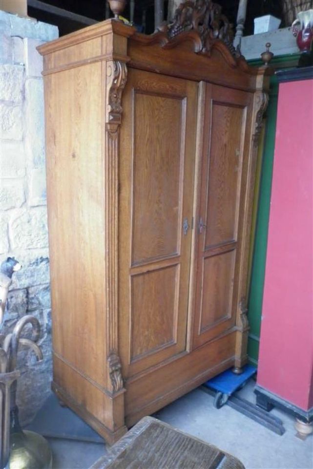 Schrank ca 1880 Eiche Kleiderschrank mit Einlegeböden antik alt in St. Wendel