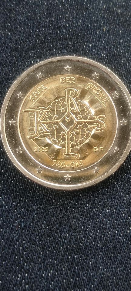 Seltene 2 Euro Münze Karl der Große 2023 (DF) in Raunheim