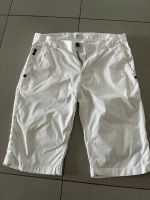 Boss Shorts Bermudas weiß 12 Jahre XS TOP Niedersachsen - Lehre Vorschau