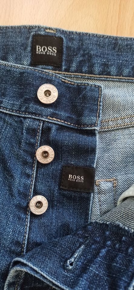 Hugo Boss Jeans Herren regular fit 35/32 in Frankfurt am Main