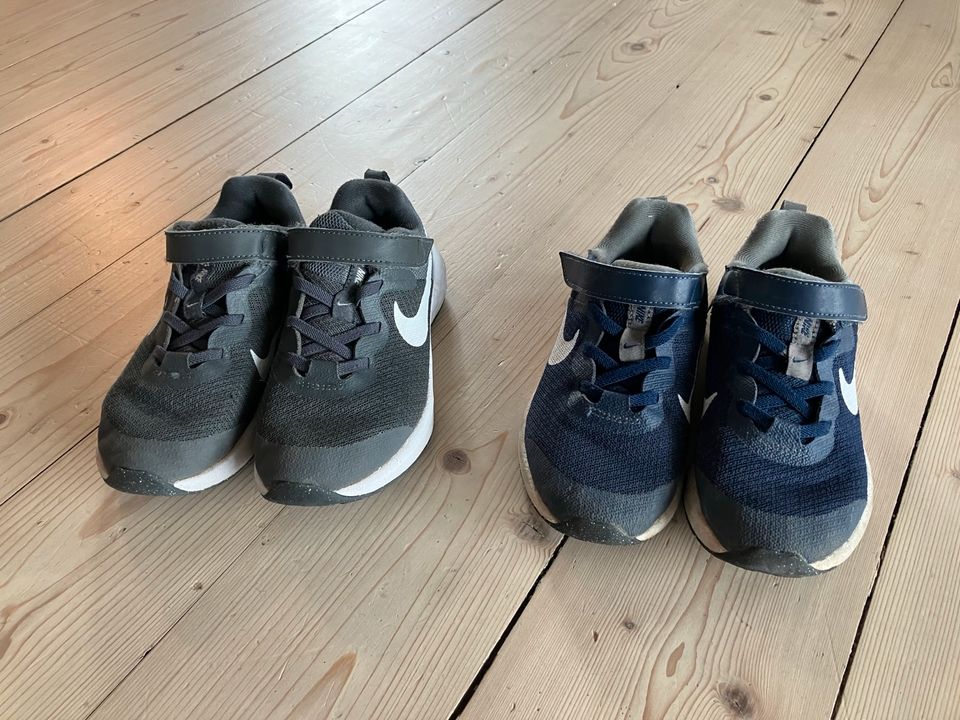 Nike Schuhe - dunkelblau in Kassel