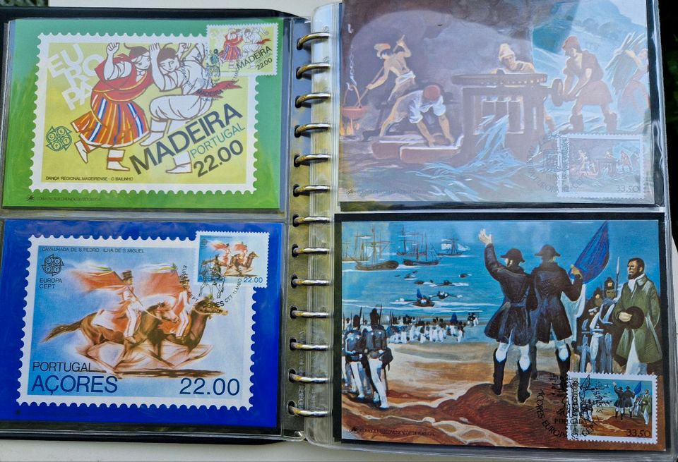 Briefmarken, Ersttagsbriefe Sport und WM im Album in Hamburg