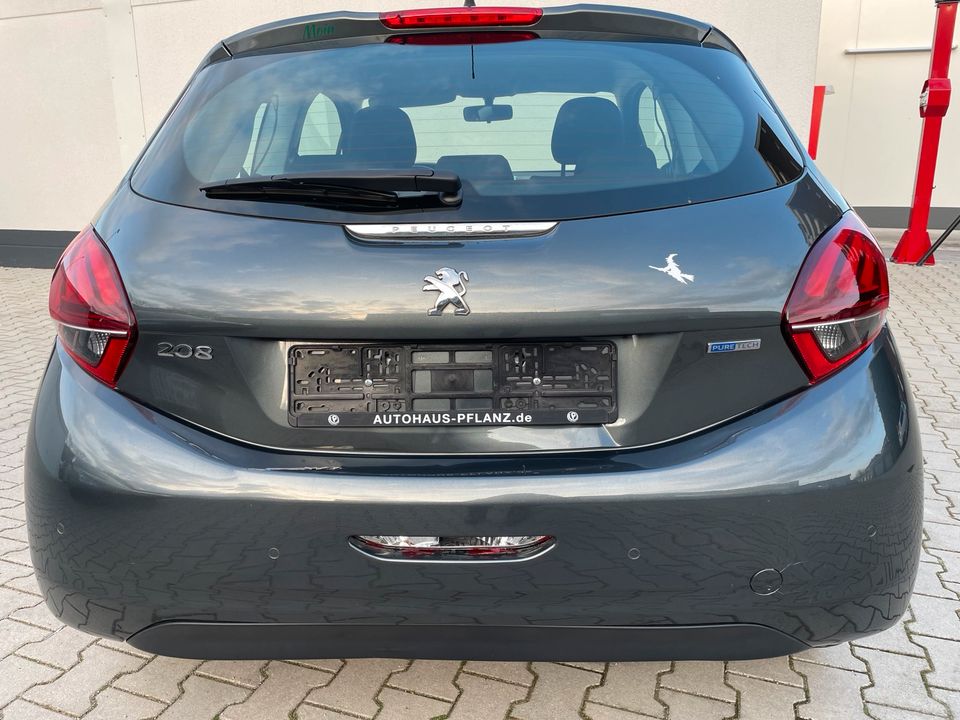 Peugeot 208 Urban Move in Wesel