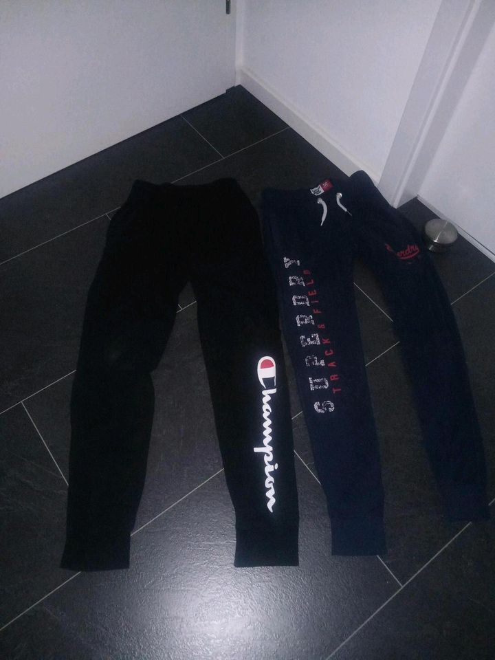 Champion Kapuzen Hoodie, Superdry  T Shirt Jogginghose schwarz M in Wendlingen am Neckar