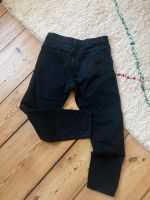 COS Jeans tapered 31/30 black Friedrichshain-Kreuzberg - Friedrichshain Vorschau