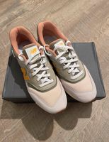 —>>NEUE New Balance 997H 9,5UK / 44EU UNGETRAGEN Versand inkl. Hamburg Barmbek - Hamburg Barmbek-Süd  Vorschau