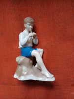 Porzellan Figur Vintage Junge mit Flöte Carl Schneider 1859 Friedrichshain-Kreuzberg - Kreuzberg Vorschau