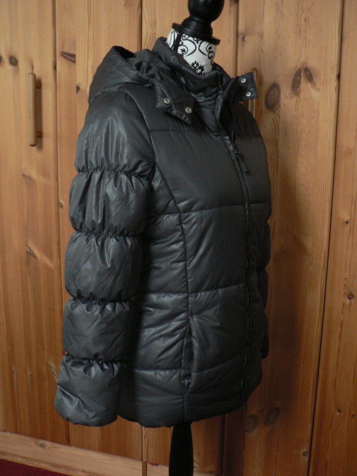 Neu ESPRIT Gr. 164 warme Winter-Jacke Pufferjacke mit Kapuze in Marburg