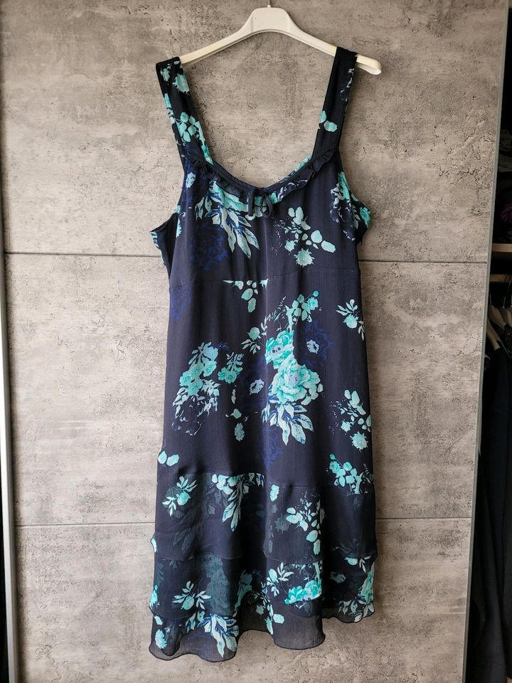 Sommerkleid blau 42 in Lahnau