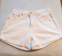 Weiße Levi's Shorts Nordrhein-Westfalen - Olpe Vorschau