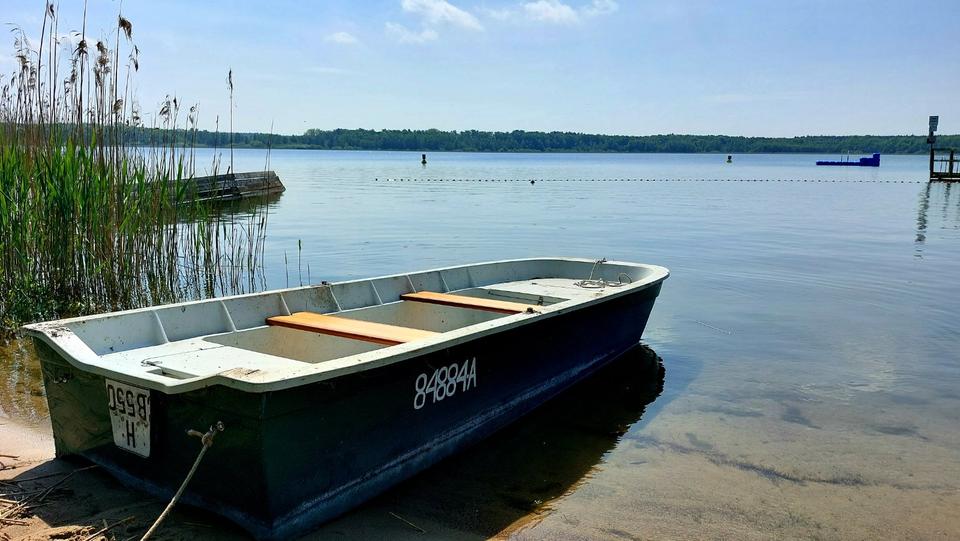 Herbst im Strandhaus am See Ferienhaus nahe Ostsee Wismar Schwerin Boltenhagen Insel Poel mit Boot Kanu in Wismar