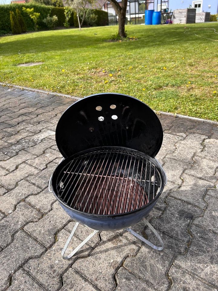 WEBER Tischkugelgrill in Kaisheim