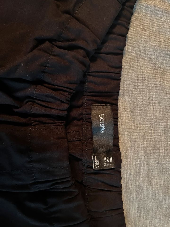 ‼️ Bershka Cargo Shorts in Bielefeld