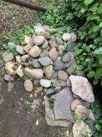 Teichsteine/ Steinplatten zu verschenken Marburg - Wehrda Vorschau