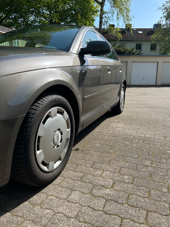 Audi A3 Sportback 2,0 TDI DPF Automatik in Hamburg