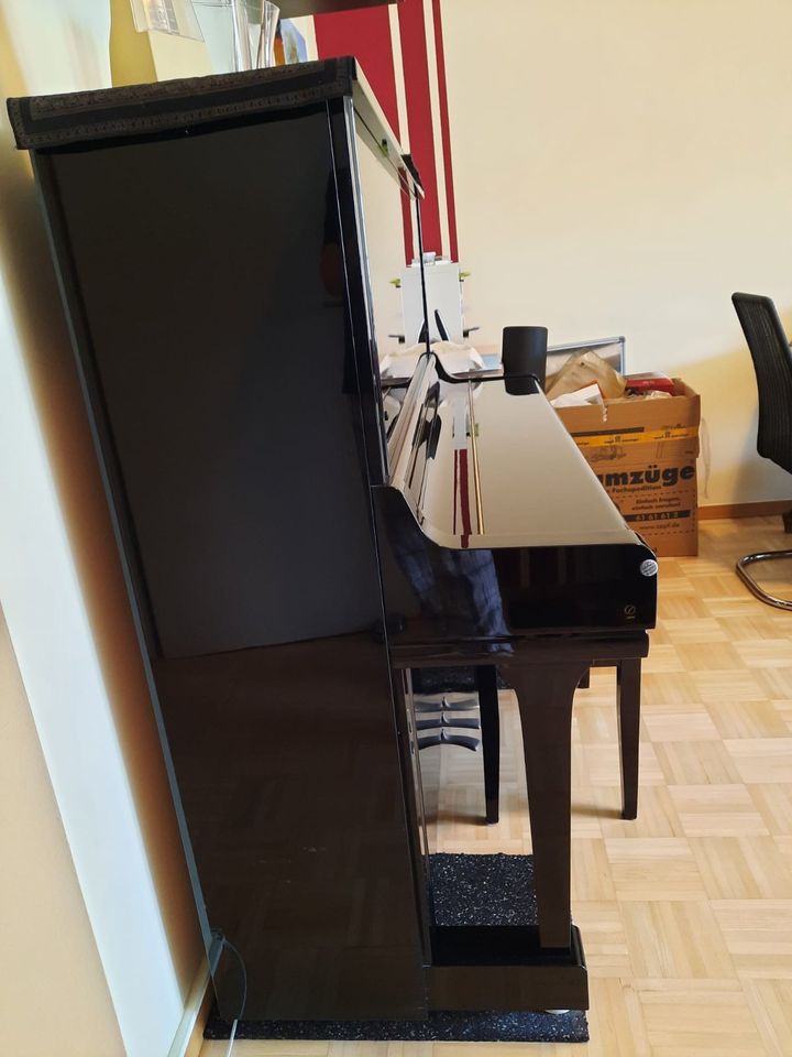 Klavier Yamaha U3 schwarz, sehr schöner Klang, wenig benutzt in Berlin