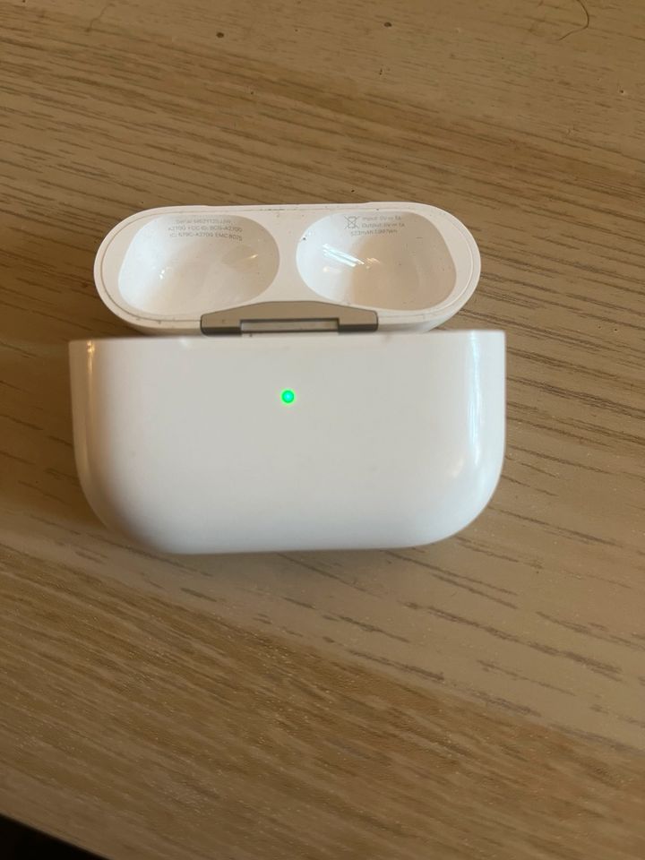 AirPods 2. gen Case only in Berlin