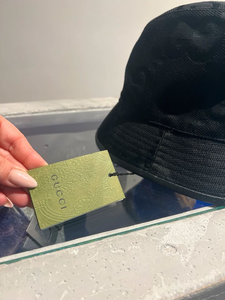 GUCCI GG BUCKET HAT M in Düsseldorf