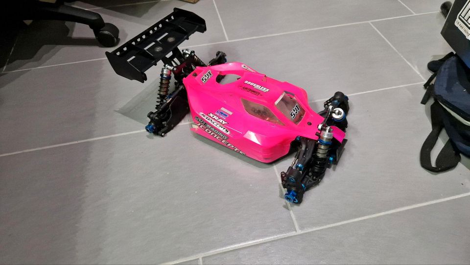 Team Associated RC8b3.1 Nitro Verbrenner Buggy 1:8 Roller in Bergheim