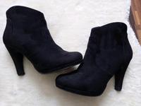 Damen Stiefeletten High Heels Pumps Velours Jumex 38 Sachsen - Müglitztal Vorschau