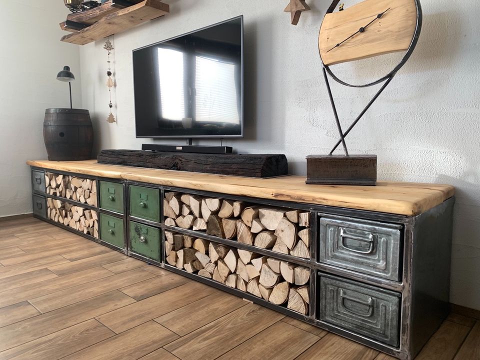 Sideboard TV Schrank/Lowboard Brennholzregal in Kirchheim unter Teck