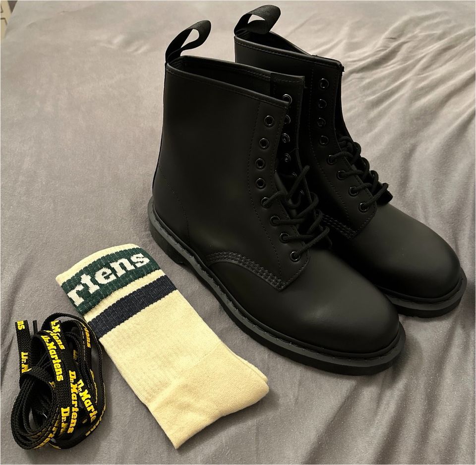 Original Dr. Martens Boots schwarz Gr. 46 in Hannover