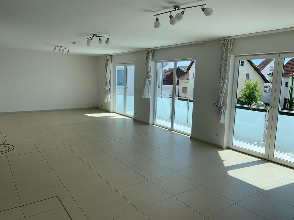 **Solide Rendite - 30.000 € jährliche Kaltmiete*** Modern, schick & gepflegt - exklusive Maisonette-Whg in Duplexhaus in Ramstein-Miesenbach